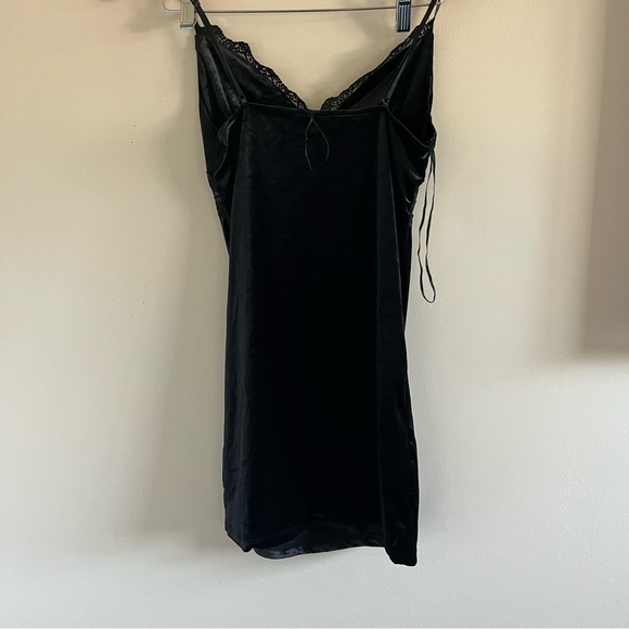 Garage Black Velvet Lace Dress | Medium - Picture 4 of 7